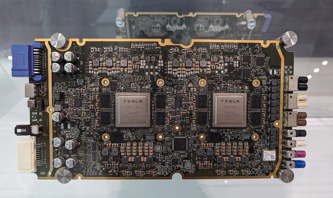 Tesla FSD computer chip